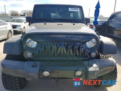 Piąte zdjęcie samochodu w środku: 2016 JEEP WRANGLER UNLIMITED SPORT VIN:1C4BJWDG3GL206485 - miniatura