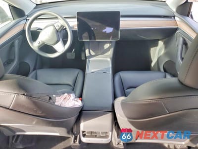 Zdjęcie 8 z 13 samochodu: 2025 TESLA MODEL Y VIN:7SAYGDEE4SF301324 - miniatura