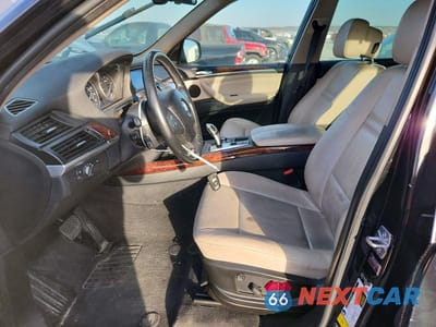 Zdjęcie 7 z 12 samochodu: 2013 BMW X5 XDRIVE35I VIN:5UXZV4C57D0B22918 - miniatura