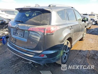 Trzecie zdjęcie samochodu z tyłu: 2017 TOYOTA RAV4 XLE VIN:JTMWFREV2HD102258 - miniatura