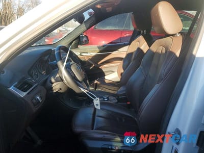 Zdjęcie 7 z 13 samochodu: 2018 BMW X1 XDRIVE28I VIN:WBXHT3C30J5K29609 - miniatura
