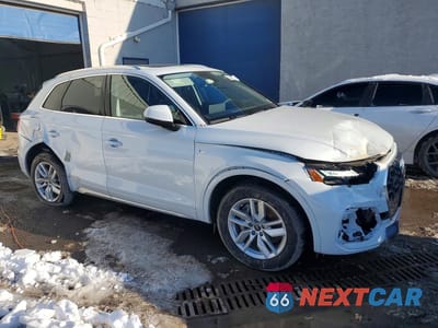 Czwarte zdjęcie samochodu z boku: 2024 AUDI Q5 PREMIUM 45 VIN:WA1GAAFY3R2077911 - miniatura