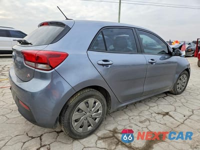Trzecie zdjęcie samochodu z tyłu: 2020 KIA RIO LX VIN:3KPA25AD9LE347528 - miniatura
