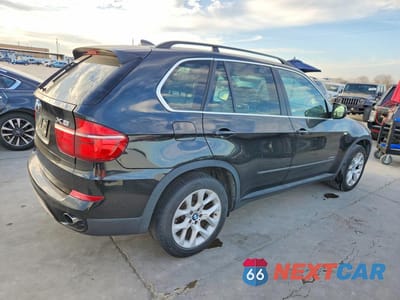 Trzecie zdjęcie samochodu z tyłu: 2013 BMW X5 XDRIVE35I VIN:5UXZV4C57D0B22918 - miniatura