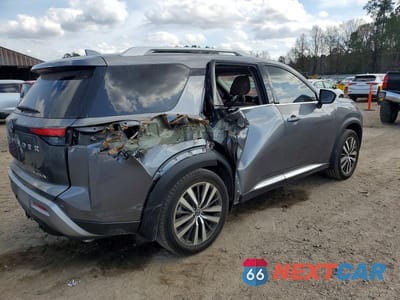 Trzecie zdjęcie samochodu z tyłu: 2024 NISSAN PATHFINDER PLATINUM VIN:5N1DR3DHXRC287735 - miniatura