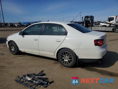 Drugie zdjęcie samochodu z przodu: 2010 VOLKSWAGEN JETTA SE VIN:3VWRZ7AJ5AM125701 - miniatura