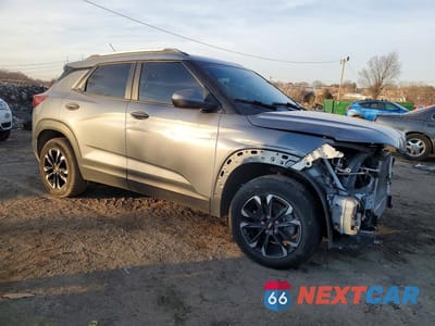 Czwarte zdjęcie samochodu z boku: 2021 CHEVROLET TRAILBLAZER LT VIN:KL79MRSLXMB160966 - miniatura