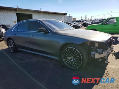 Czwarte zdjęcie samochodu z boku: 2022 MERCEDES-BENZ S 500 4MATIC VIN:W1K6G6DB1NA105593 - miniatura