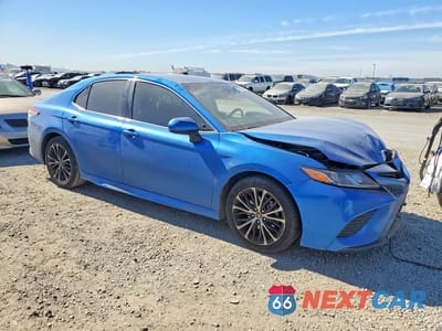 Czwarte zdjęcie samochodu z boku: 2018 TOYOTA CAMRY L VIN:4T1B11HK2JU154569 - miniatura