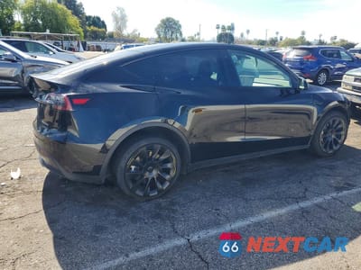 Trzecie zdjęcie samochodu z tyłu: 2021 TESLA MODEL Y VIN:5YJYGDEE4MF282628 - miniatura