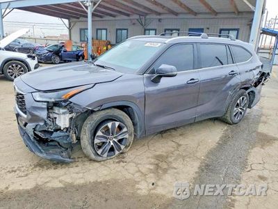 2022 TOYOTA HIGHLANDER XLE 5TDHZRAH8NS131201 - główne zdjęcie licytacji z USA - miniatura