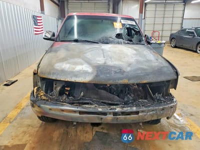 Piąte zdjęcie samochodu w środku: 2001 CHEVROLET SILVERADO K1500 VIN:1GCEK19T91Z221273 - miniatura