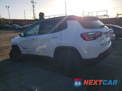 Drugie zdjęcie samochodu z przodu: 2023 JEEP COMPASS LATITUDE VIN:3C4NJDBN0PT507545 - miniatura