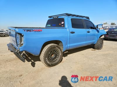 Trzecie zdjęcie samochodu z tyłu: 2019 TOYOTA TUNDRA SR5 VIN:5TFDY5F10KX796640 - miniatura