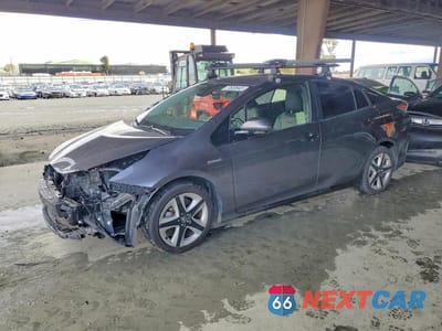 2018 TOYOTA PRIUS THREE TOURING JTDKARFU0J3553994 - główne zdjęcie licytacji z USA - miniatura