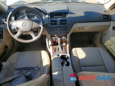 Zdjęcie 8 z 12 samochodu: 2011 MERCEDES-BENZ C 300 VIN:WDDGF5EBXBA448480 - miniatura