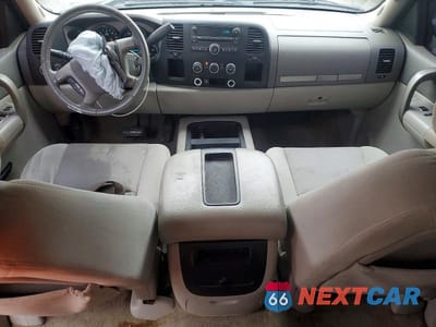 Zdjęcie 8 z 12 samochodu: 2009 GMC SIERRA C1500 SLE VIN:2GTEC290191132715 - miniatura