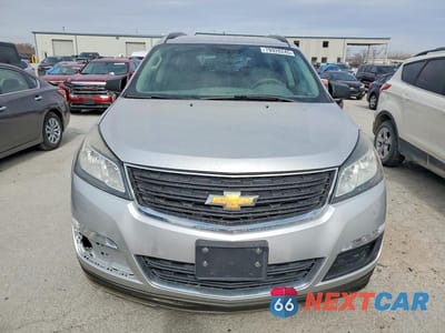 Piąte zdjęcie samochodu w środku: 2017 CHEVROLET TRAVERSE LS VIN:1GNKRFKD4HJ309534 - miniatura