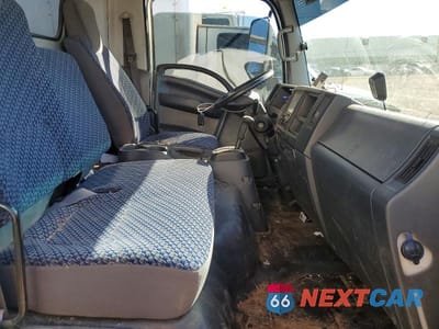 Zdjęcie 7 z 13 samochodu: 2024 ISUZU NPR HD FLATBED TRUCK VIN:54DC4W1DXRS220796 - miniatura