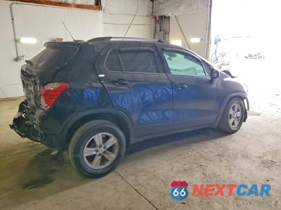 Trzecie zdjęcie samochodu z tyłu: 2021 CHEVROLET TRAX 1LT VIN:KL7CJLSB5MB337832 - miniatura