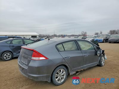 Trzecie zdjęcie samochodu z tyłu: 2010 HONDA INSIGHT EX VIN:JHMZE2H77AS002547 - miniatura