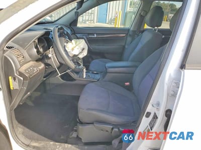Zdjęcie 7 z 14 samochodu: 2013 KIA SORENTO LX VIN:5XYKT3A17DG359029 - miniatura