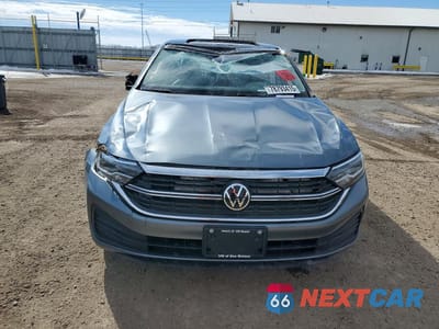 Piąte zdjęcie samochodu w środku: 2024 VOLKSWAGEN JETTA SE VIN:3VW7M7BU0RM030103 - miniatura