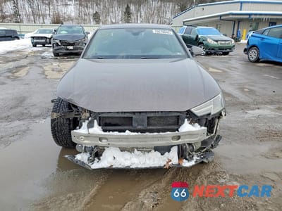 Piąte zdjęcie samochodu w środku: 2017 AUDI A4 PREMIUM VIN:WAUANAF4XHN010763 - miniatura