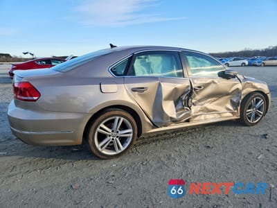 Trzecie zdjęcie samochodu z tyłu: 2015 VOLKSWAGEN PASSAT SE VIN:1VWBS7A38FC063470 - miniatura