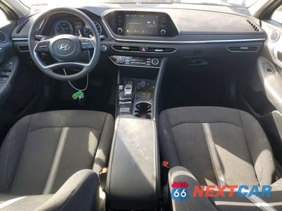 Zdjęcie 8 z 11 samochodu: 2021 HYUNDAI SONATA HYBRID VIN:KMHL24JJ5MA029379 - miniatura