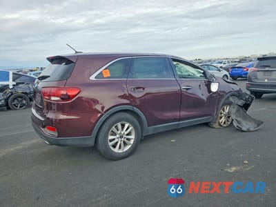 Trzecie zdjęcie samochodu z tyłu: 2020 KIA SORENTO S VIN:5XYPG4A58LG612201 - miniatura