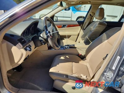 Zdjęcie 7 z 12 samochodu: 2011 MERCEDES-BENZ C 300 VIN:WDDGF5EB2BR167906 - miniatura