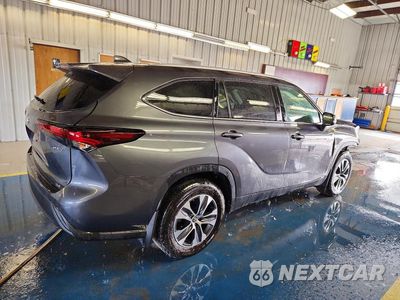 Trzecie zdjęcie samochodu z tyłu: 2025 TOYOTA HIGHLANDER HYBRID XLE VIN:5TDKBRCH3SS672000 - miniatura