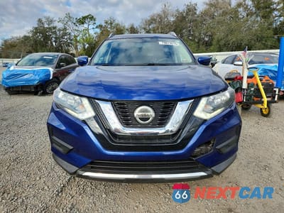 Piąte zdjęcie samochodu w środku: 2018 NISSAN ROGUE SV VIN:KNMAT2MT8JP508561 - miniatura