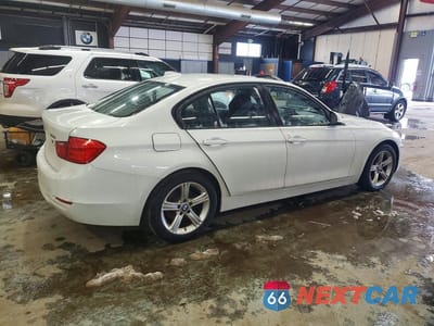 Trzecie zdjęcie samochodu z tyłu: 2015 BMW 328 XI SULEV VIN:WBA3B5C57FF960737 - miniatura