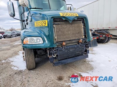 Zdjęcie 9 z 10 samochodu: 2016 MACK CXU613 SEMI TRUCK VIN:1M1AW01X5GM008564 - miniatura