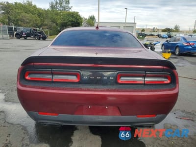 Zdjęcie 6 z 12 samochodu: 2018 DODGE CHALLENGER SRT HELLCAT VIN:2C3CDZC99JH149704 - miniatura