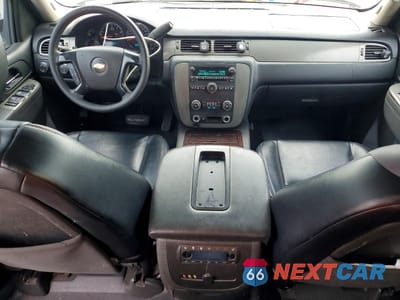 Zdjęcie 8 z 13 samochodu: 2011 CHEVROLET TAHOE SPECIAL VIN:1GNSK2E0XBR216239 - miniatura