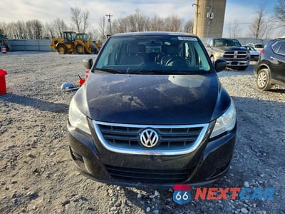 Piąte zdjęcie samochodu w środku: 2013 VOLKSWAGEN ROUTAN S VIN:2C4RVAAG0DR725409 - miniatura