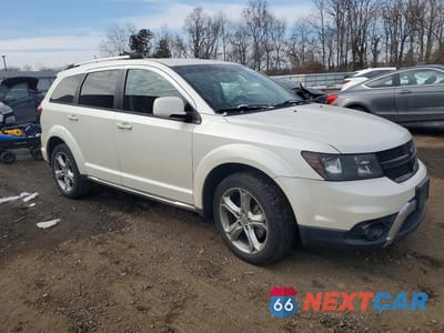 Czwarte zdjęcie samochodu z boku: 2017 DODGE JOURNEY CROSSROAD VIN:3C4PDDGGXHT555212 - miniatura