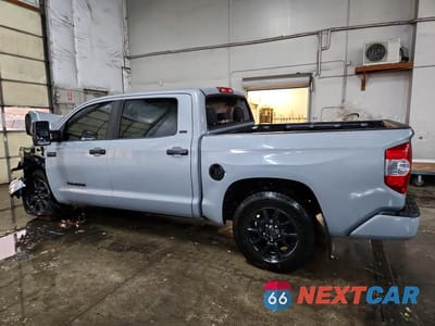 Drugie zdjęcie samochodu z przodu: 2018 TOYOTA TUNDRA CREWMAX SR5 VIN:5TFDY5F17JX708441 - miniatura