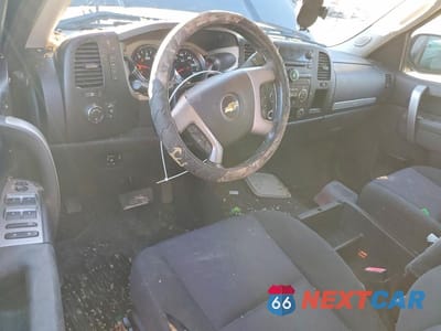 Zdjęcie 8 z 12 samochodu: 2013 CHEVROLET SILVERADO K1500 LT VIN:1GCRKSE70DZ224602 - miniatura