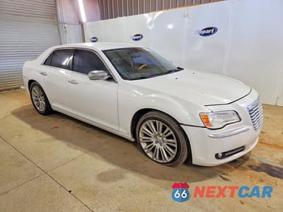Czwarte zdjęcie samochodu z boku: 2012 CHRYSLER 300 LIMITED VIN:2C3CCACG5CH183046 - miniatura