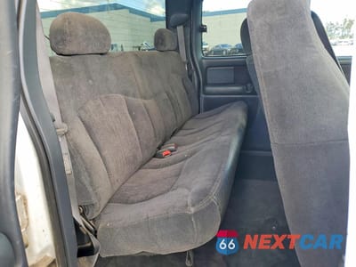 Zdjęcie 10 z 12 samochodu: 2001 CHEVROLET SILVERADO K1500 VIN:1GCEK19T41E129463 - miniatura