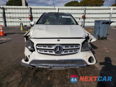Piąte zdjęcie samochodu w środku: 2018 MERCEDES-BENZ GLA 250 VIN:WDCTG4EB3JJ468580 - miniatura