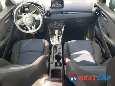 Zdjęcie 8 z 12 samochodu: 2017 TOYOTA YARIS IA VIN:3MYDLBYV4HY155609 - miniatura