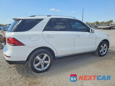 Trzecie zdjęcie samochodu z tyłu: 2016 MERCEDES-BENZ GLE 350 VIN:4JGDA5JBXGA731675 - miniatura