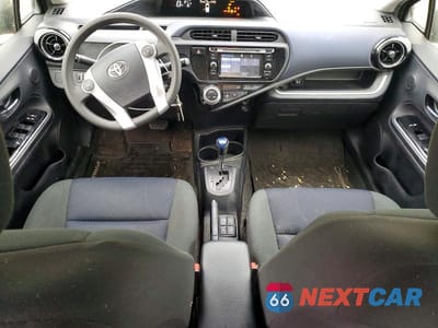 Zdjęcie 8 z 13 samochodu: 2015 TOYOTA PRIUS C VIN:JTDKDTB31F1105056 - miniatura