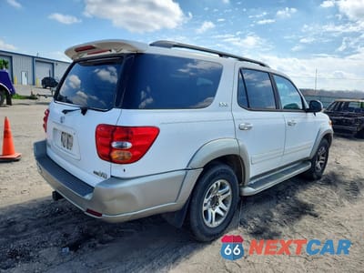 Trzecie zdjęcie samochodu z tyłu: 2004 TOYOTA SEQUOIA VIN:5TDZT34A04S232877 - miniatura