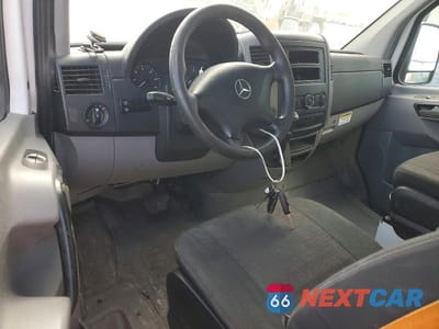 Zdjęcie 8 z 13 samochodu: 2016 MERCEDES-BENZ SPRINTER 2500 - CARGO VAN VIN:WD3PE8DD6GP247790 - miniatura